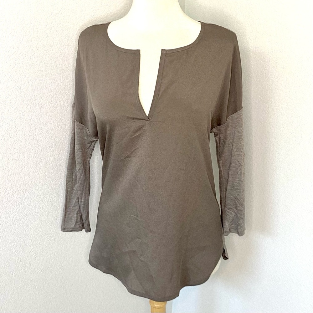 Preowned Banana Republic Womens Blouse size medium